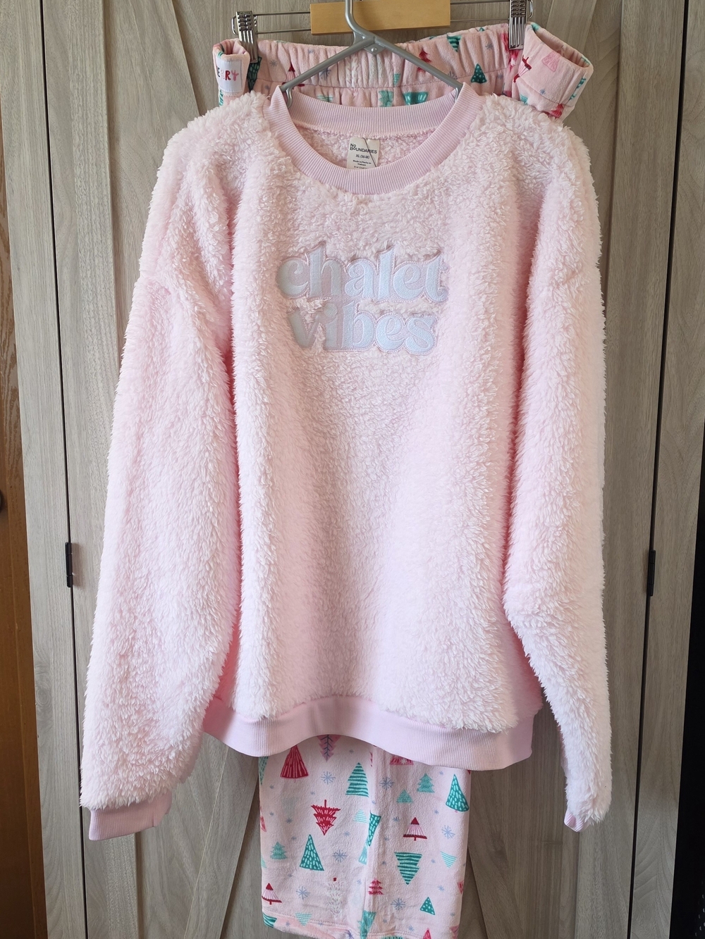 No Boundaries Pink 'Chalet Vibes' Plush Pajama Set
